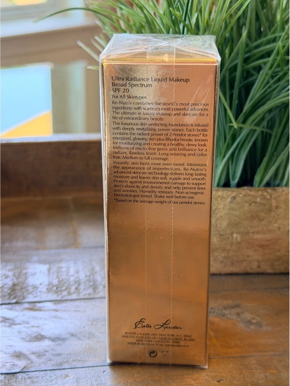 Estée Lauder Re-Nutriv Ultra Radiance Liquid Makeup 8N1 Espresso 1oz MSRP $140